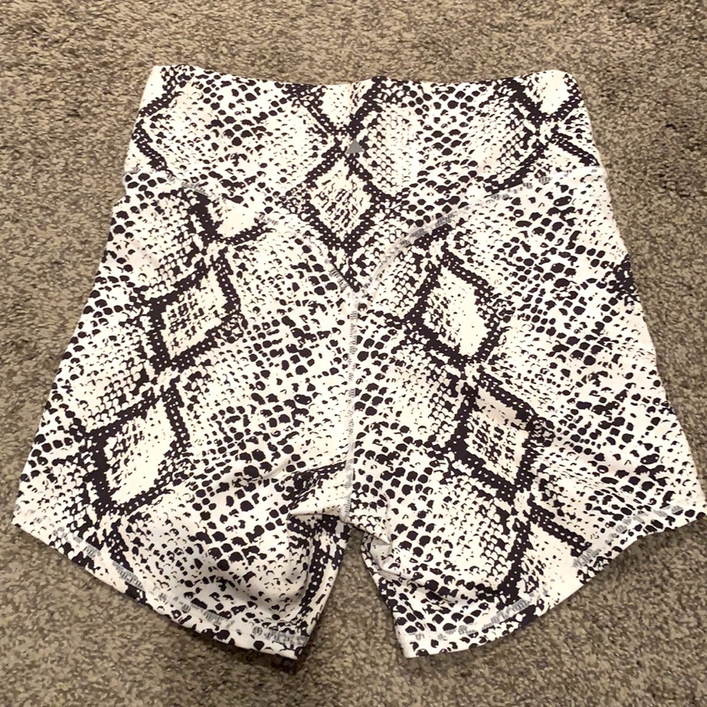 NEW Balance Ascend Short - Python